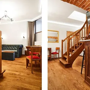 Househost Ii: Studencka Street Apartment